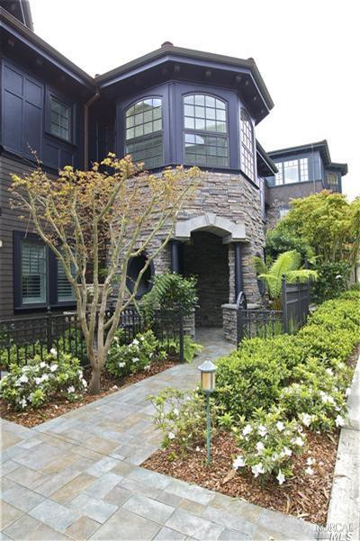 80 De Silva Island Drive