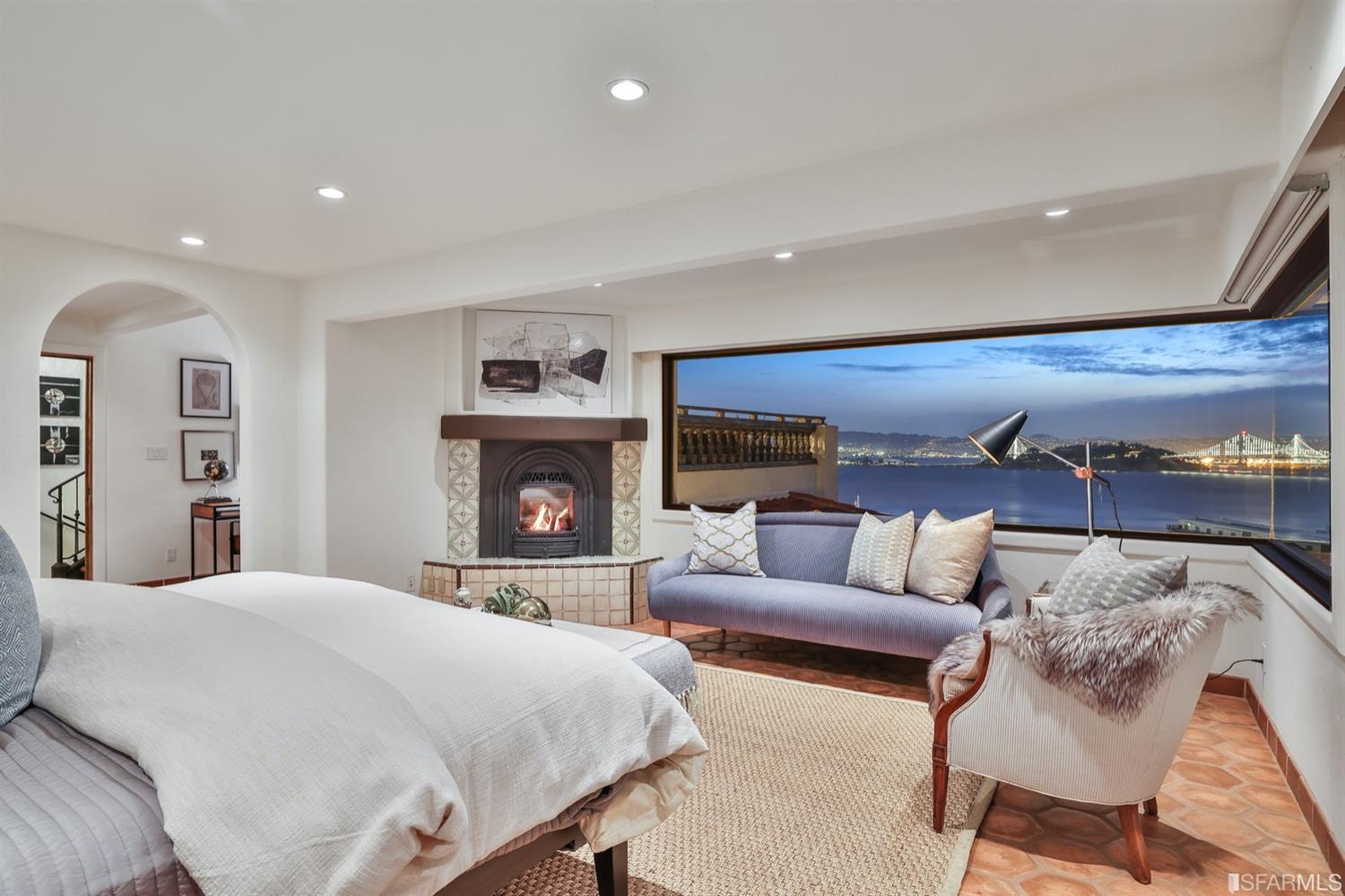 268  Lombard St 1