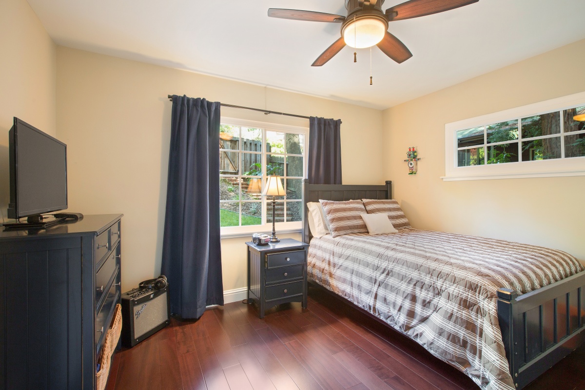 124 W Blithedale
