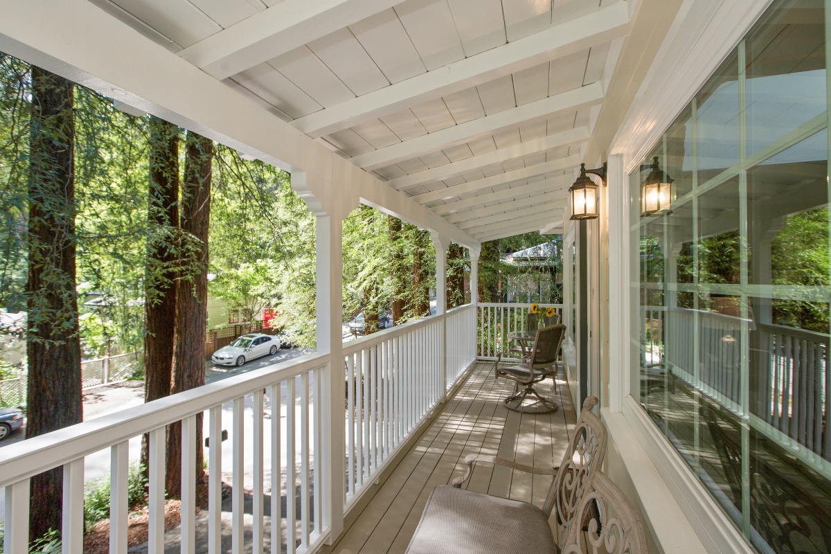 124 W Blithedale