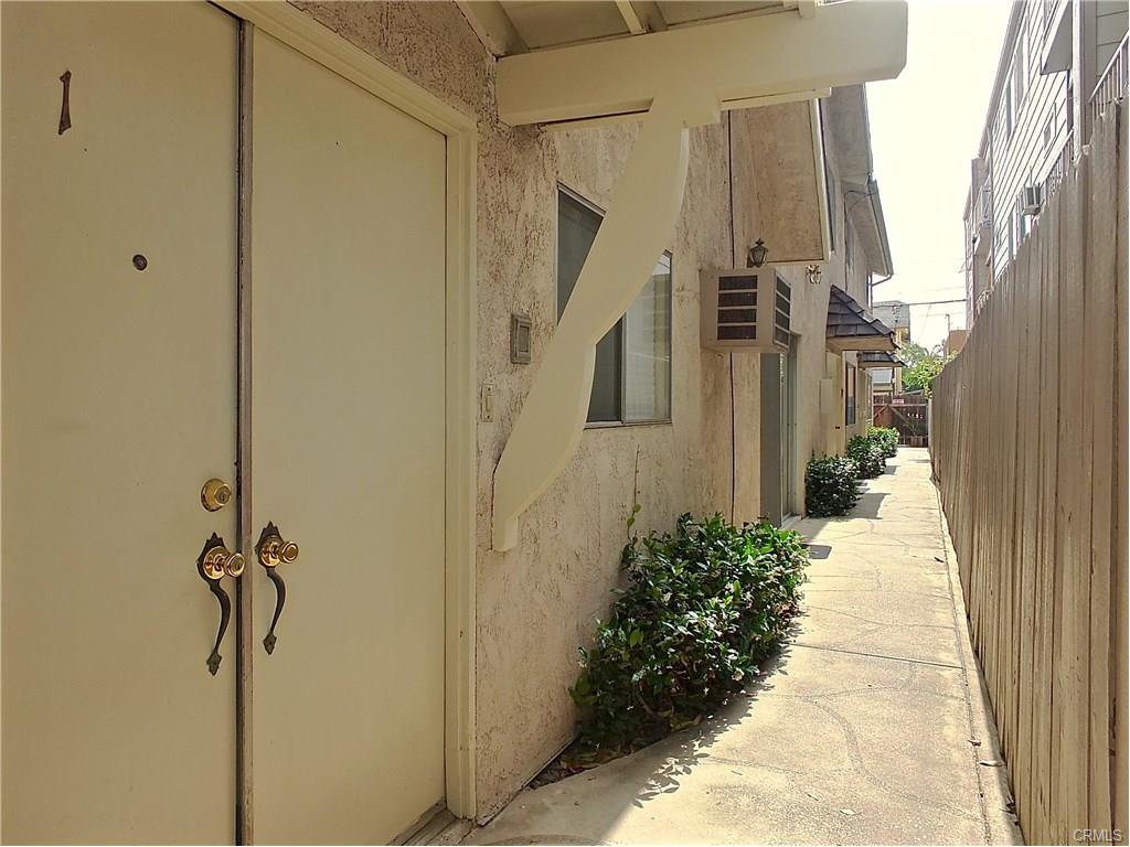 1060 Belmont