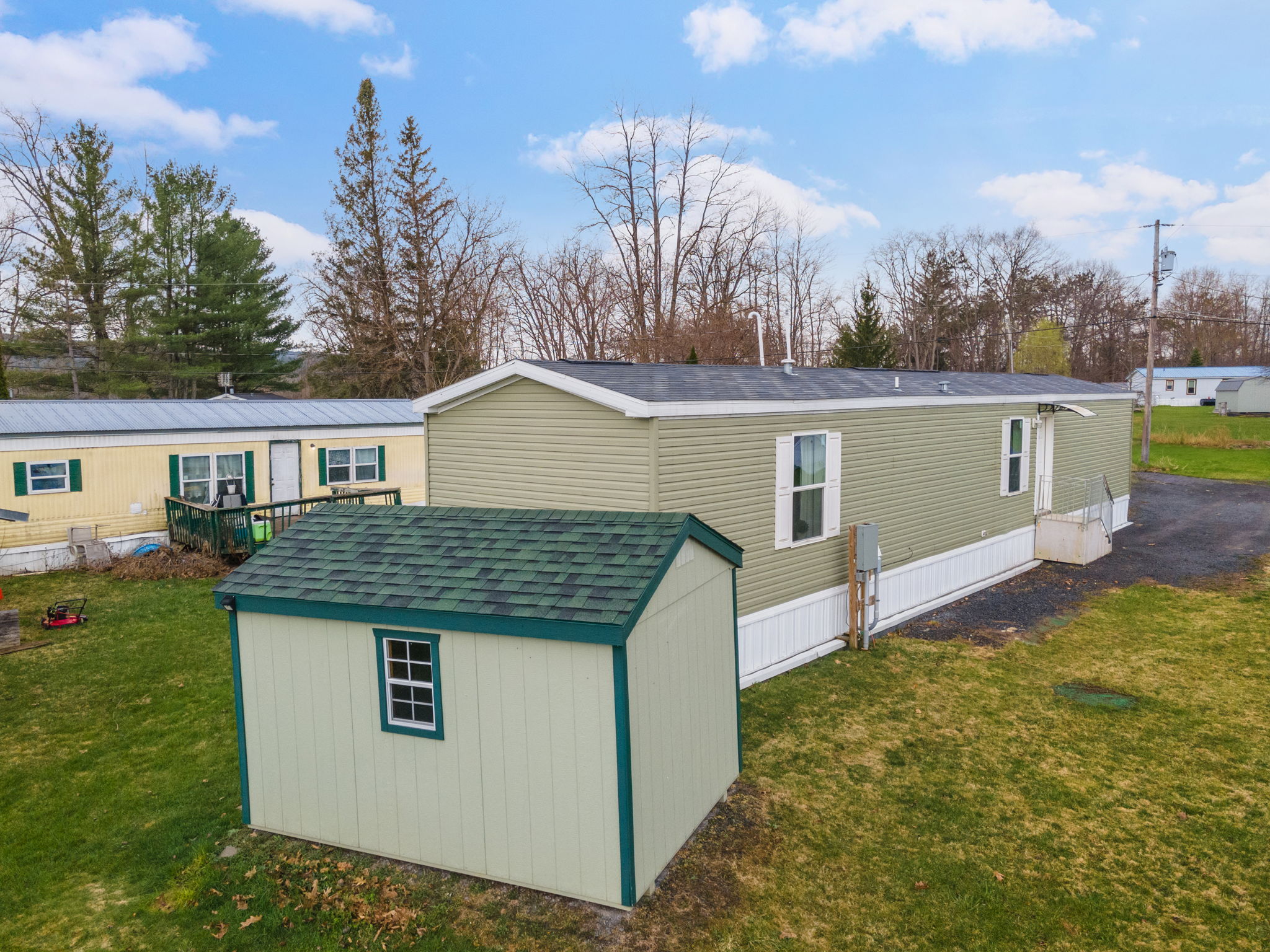 129 Creekside Lane