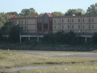 1 Riverfront Plaza (West Side)