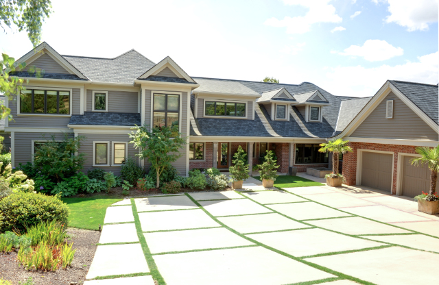 5422 Eastgate Drive