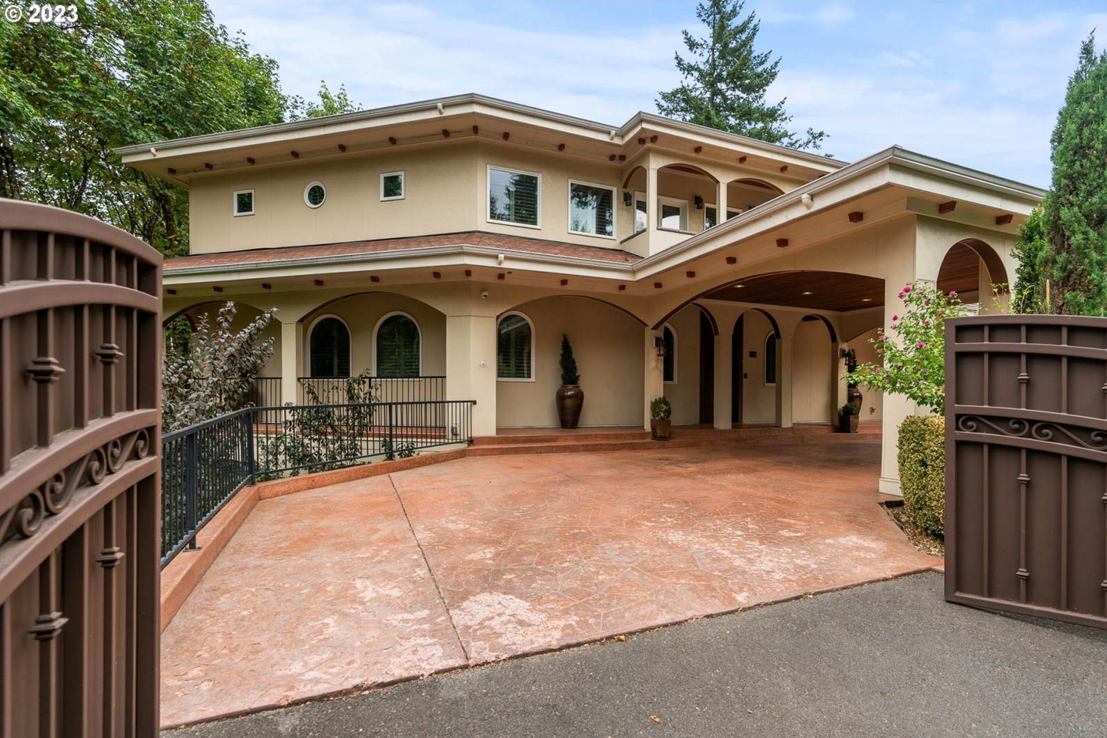 3100 SW Fairmount Blvd