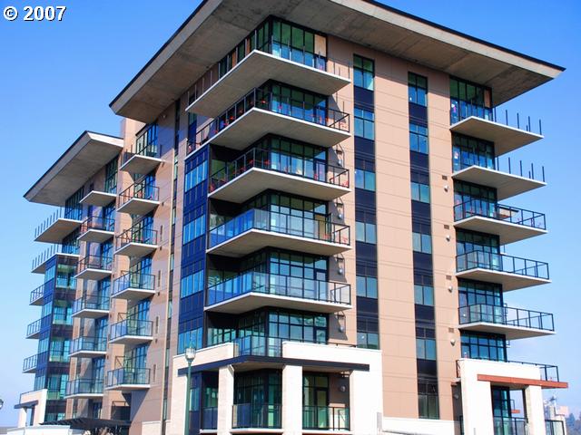 1830 NW Riverscape U801