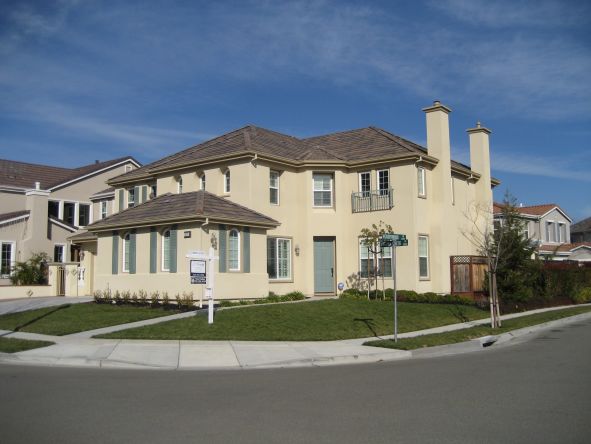 2087 LAGUNA CREEK LN