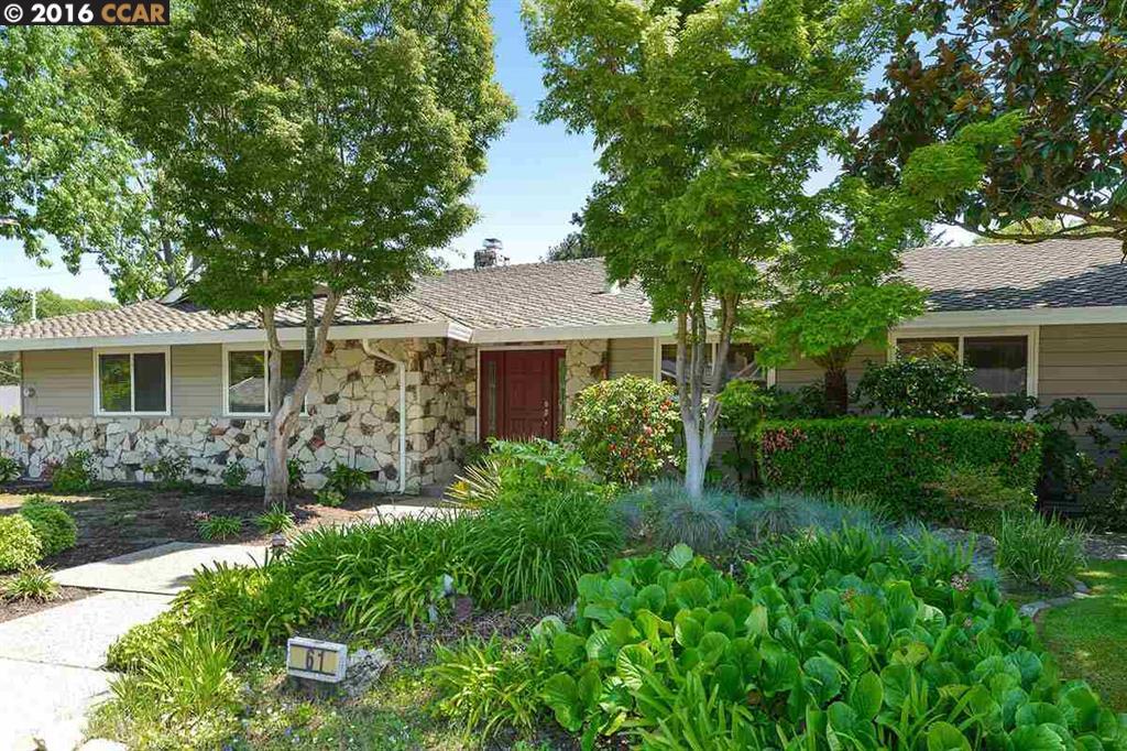 61 EMERALD DR