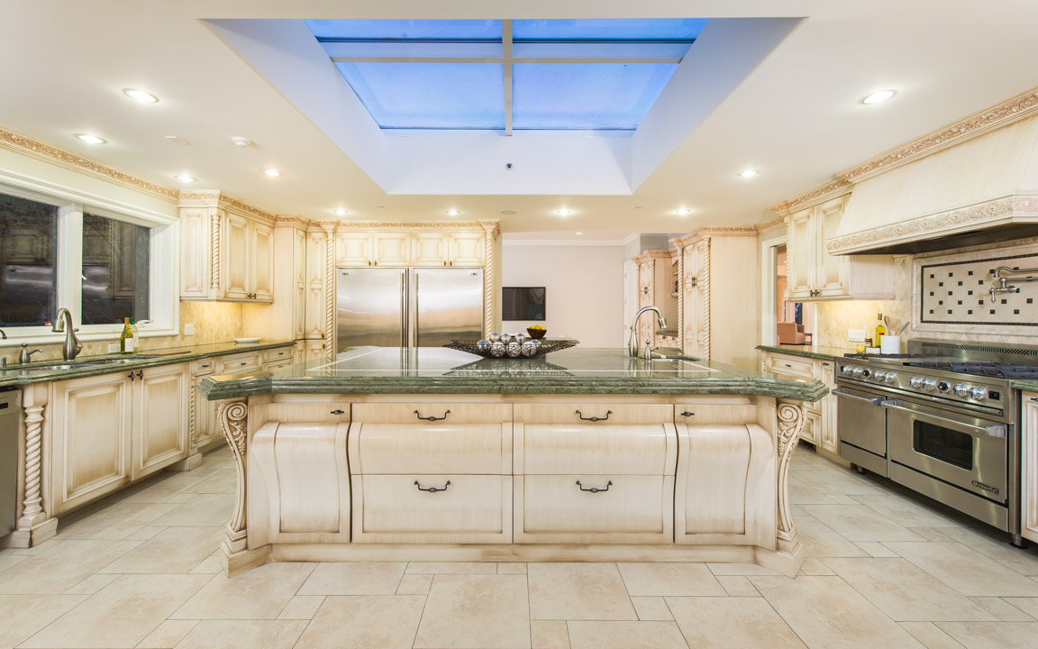 580 Chalette Drive