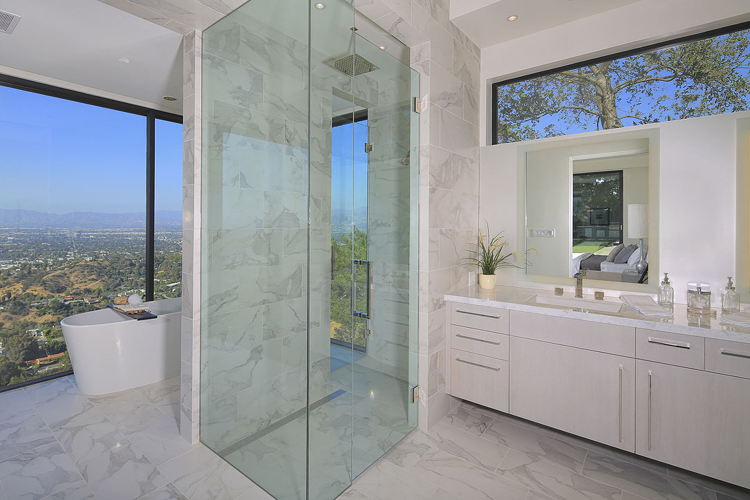 2737 Edwin Place