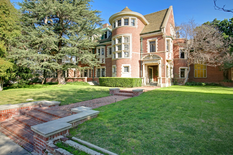 1120 Westchester Place