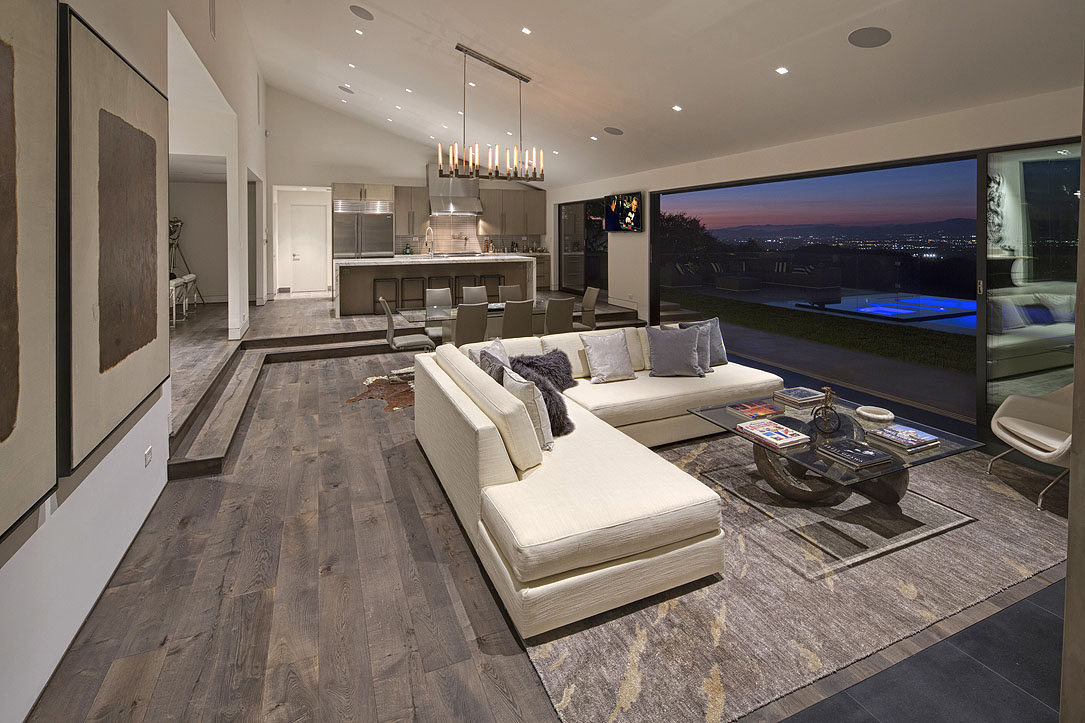 2737 Edwin Place