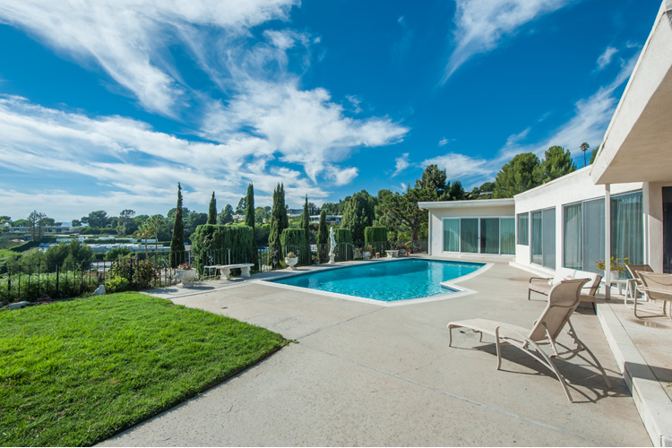 514  Chalette Drive