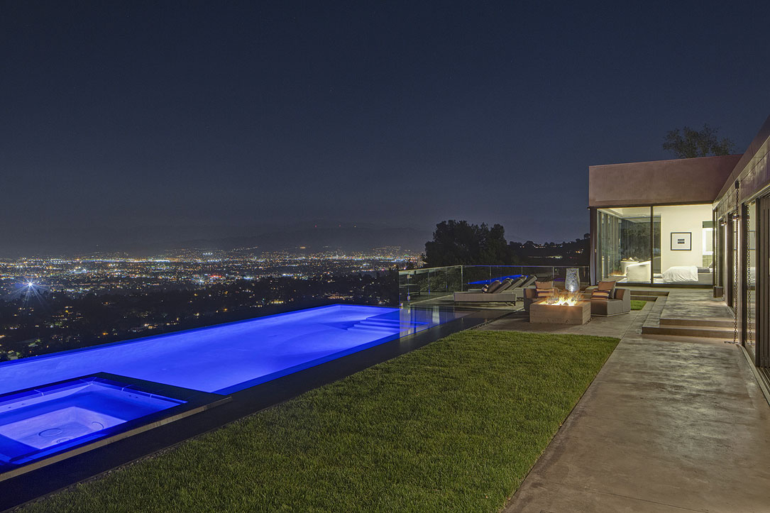 2737 Edwin Place