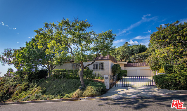534 Chalette Drive