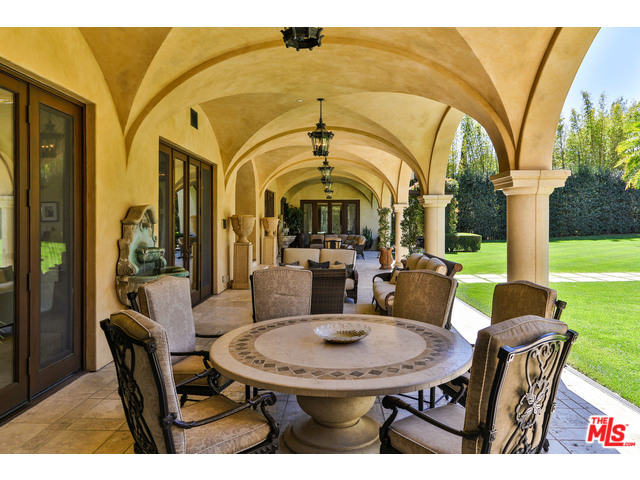 44 Beverly Park Cir