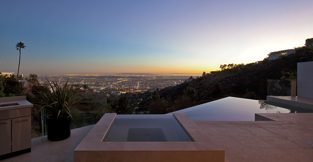 2143 Sunset Plaza Dr