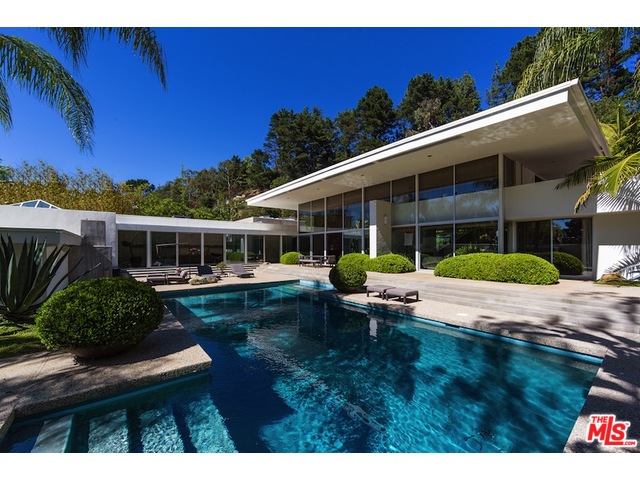 400 Castle Pl