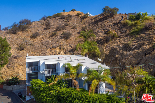8020 FLORAL Ave.