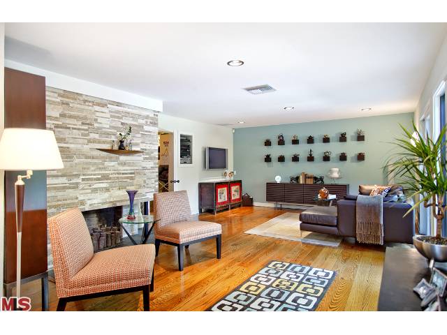 16525 Las Casas Pl