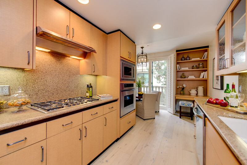 430 N  Oakhurst Dr 106