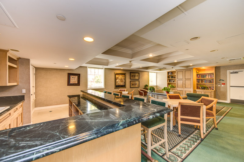430 N  Oakhurst Dr 106