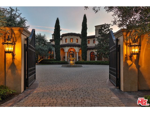 44 Beverly Park Cir