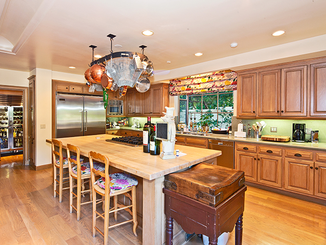 704 N Alpine Dr