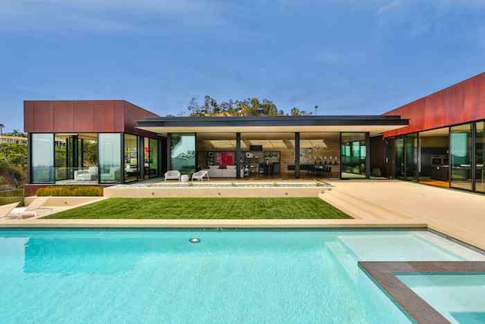 9312 NIGHTINGALE Dr.