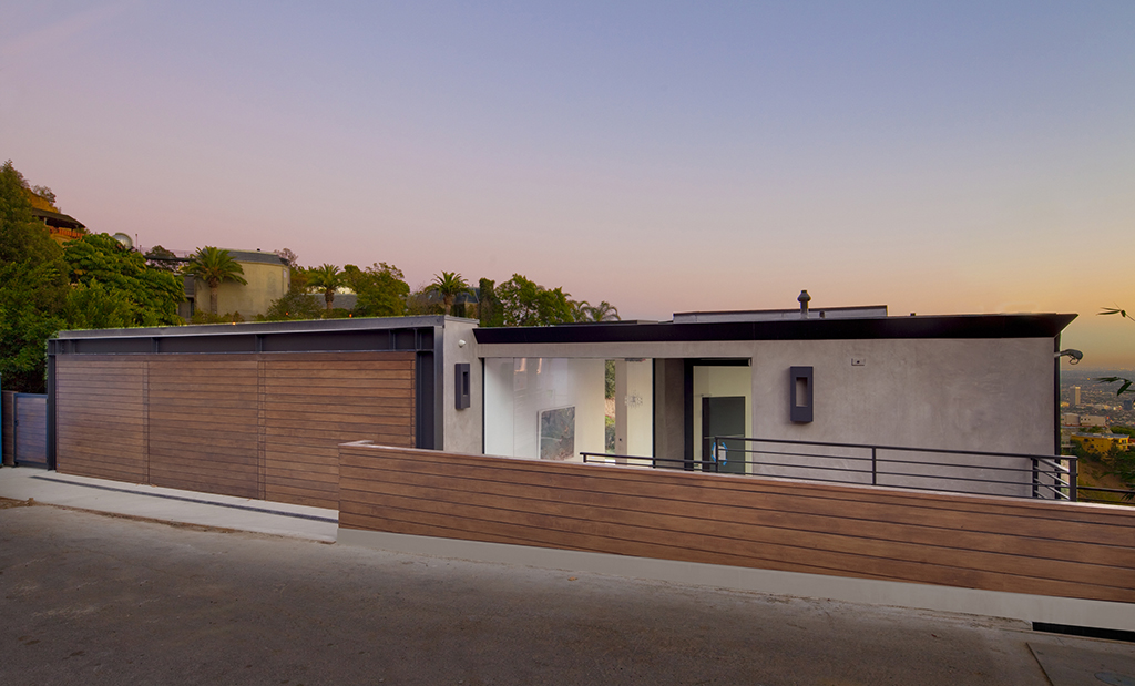 2143 Sunset Plaza Dr