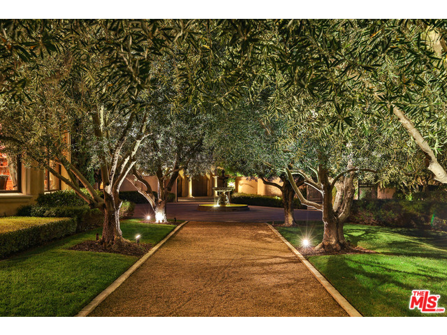44 Beverly Park Cir