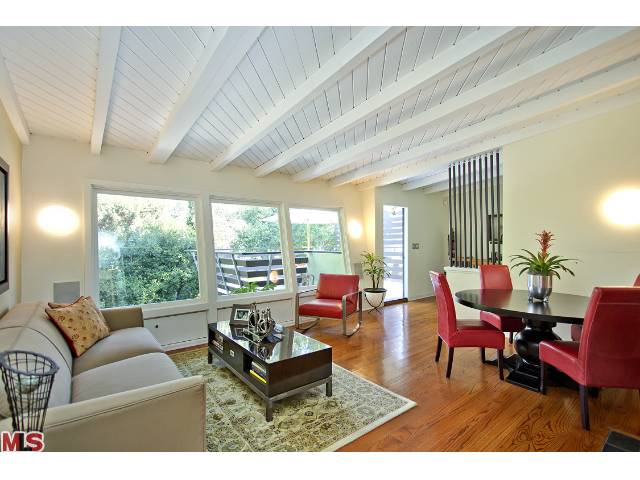 16525 Las Casas Pl