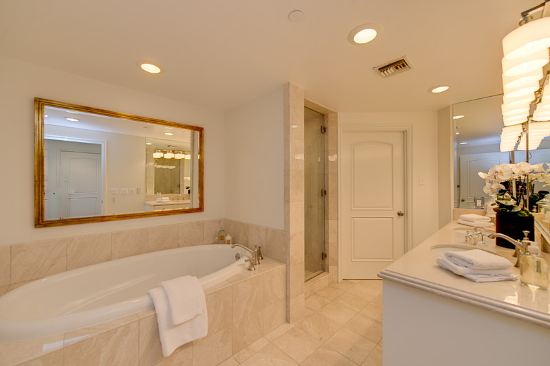 430 N  Oakhurst Dr 106