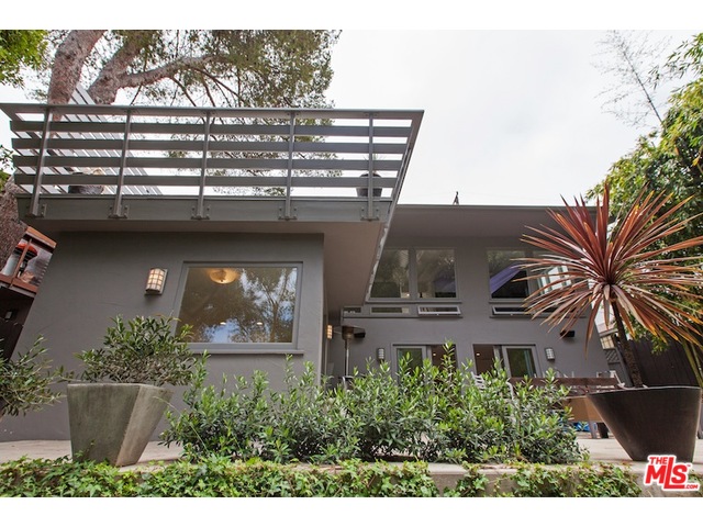 16525 Las Casas Pl