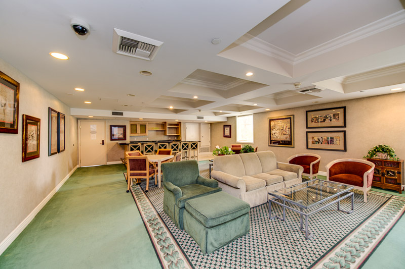 430 N  Oakhurst Dr 106