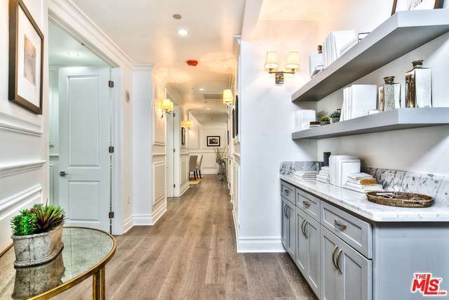 10727 Wilshire Blvd 202