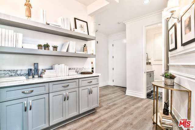 10727 Wilshire Blvd 202