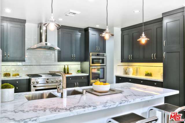 10727 Wilshire Blvd 202