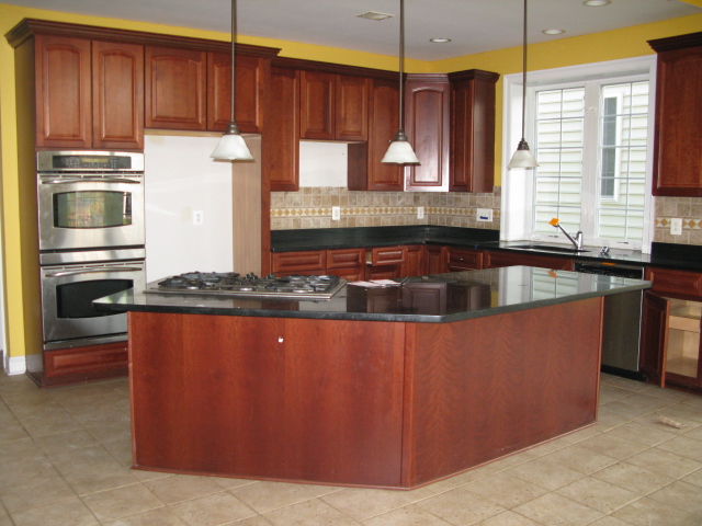 8905 Rhododendron Circle