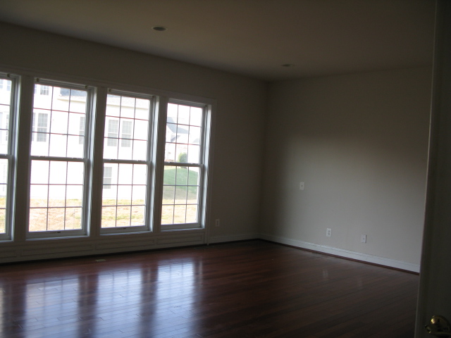 8905 Rhododendron Circle