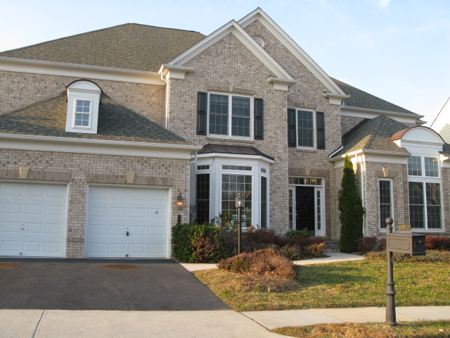 8905 Rhododendron Circle