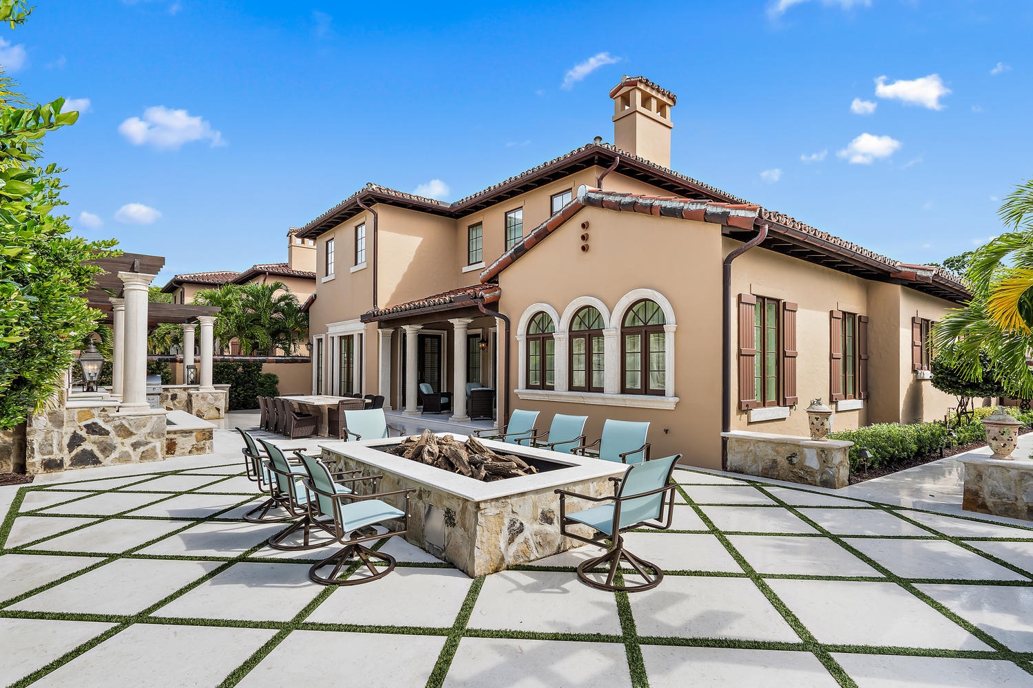 427 Via Del Orso Drive
