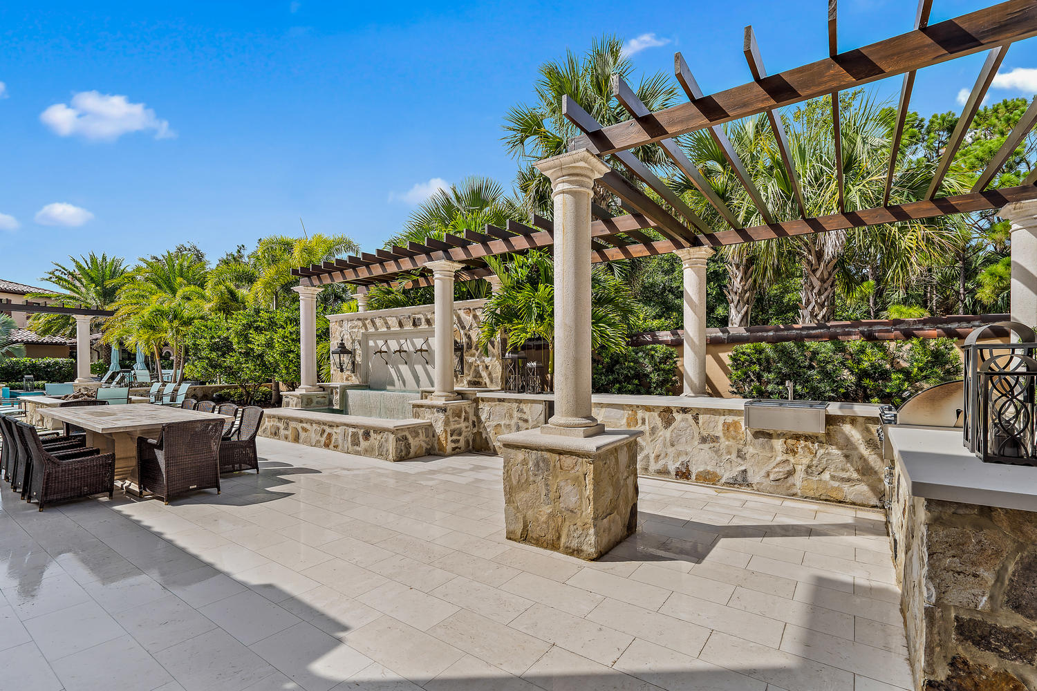 427 Via Del Orso Drive