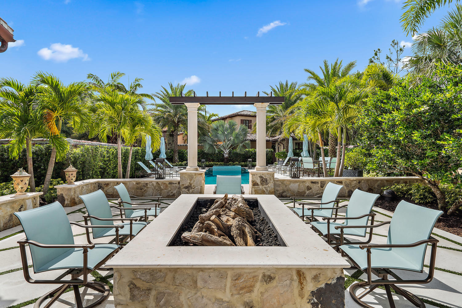 427 Via Del Orso Drive