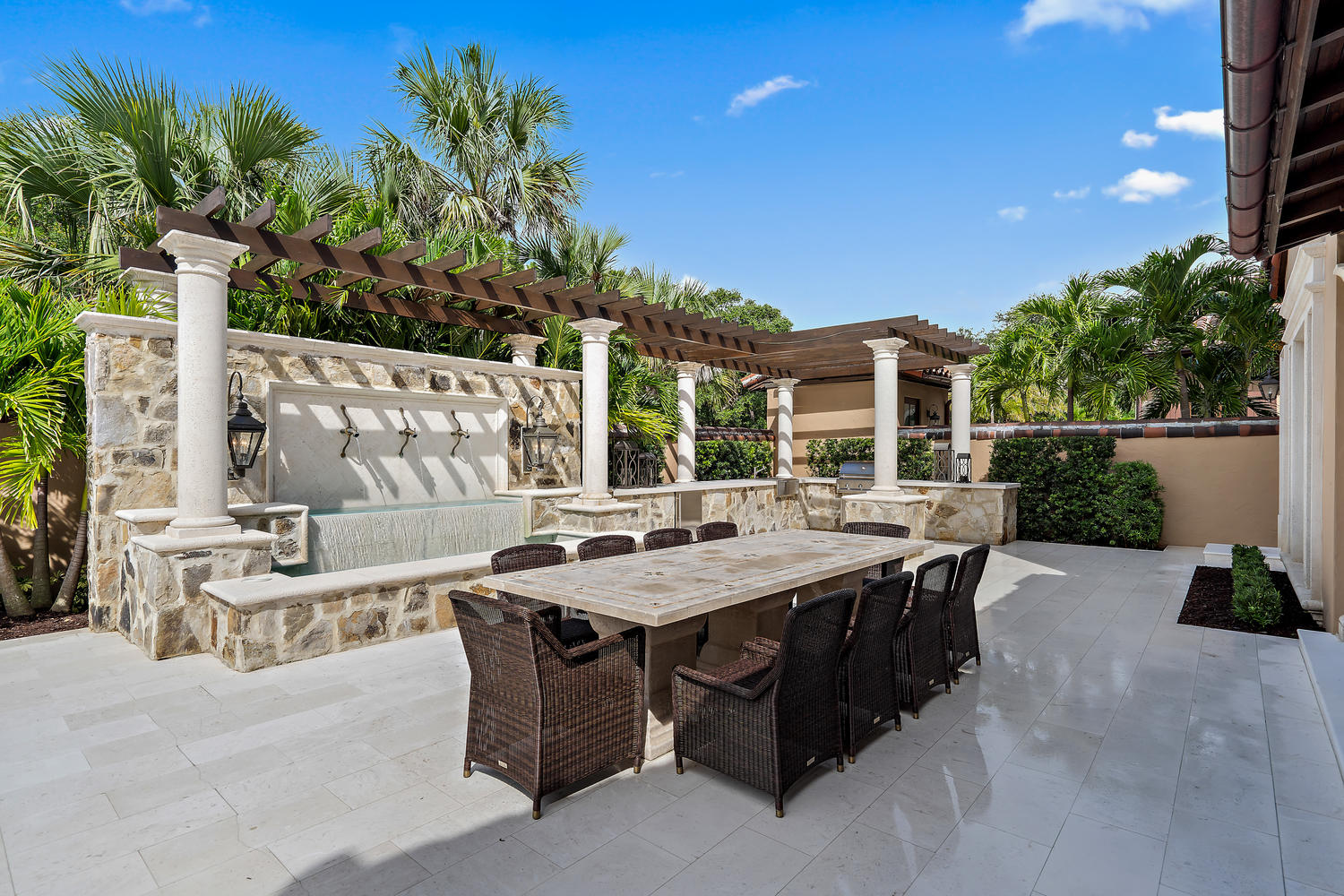 427 Via Del Orso Drive