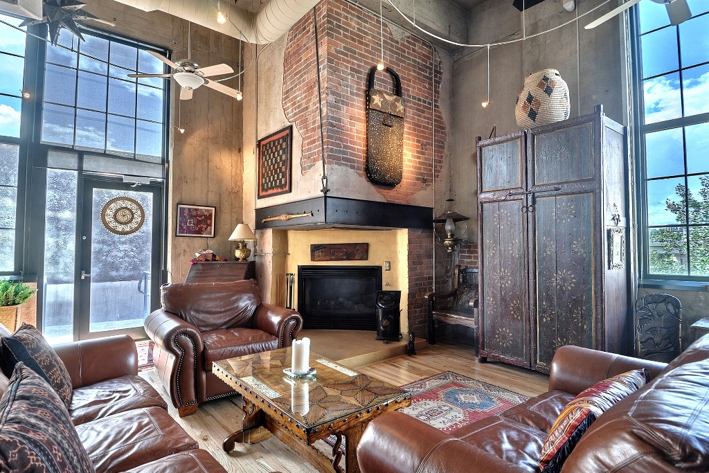 2000 Little Raven St.  1C