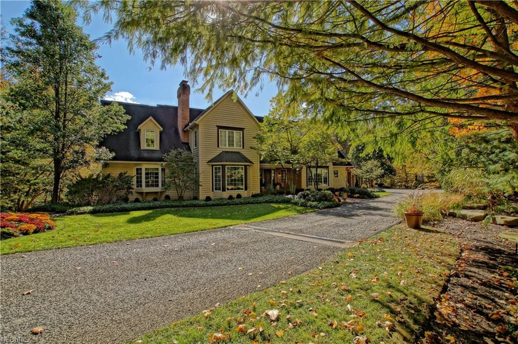 25 Glenridge Ct Bentleyville Ohio 44022