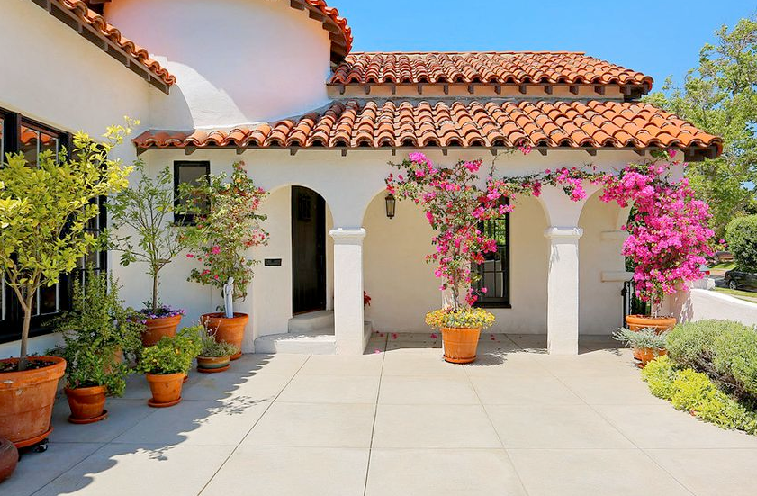 157 South Poinsettia Place