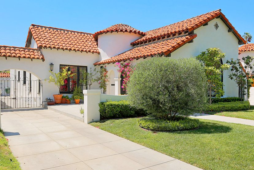 157 South Poinsettia Place