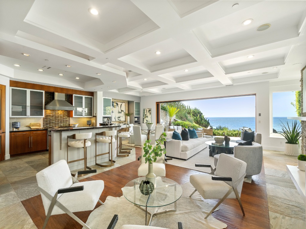 11 Camel Point Drive